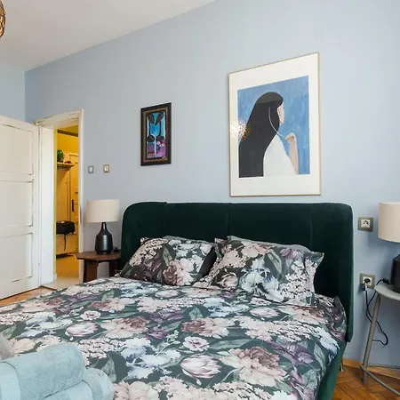 Art-ament, A Unique Flat *