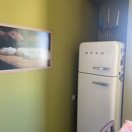 Art-ament, A Unique Flat